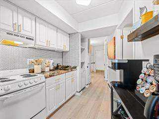 Modern Mtn Retreat Patio & Cozy Fall Vibes - 2