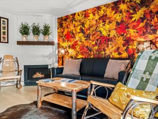 Modern Mtn Retreat Patio & Cozy Fall Vibes - 1