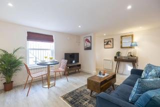 Stylish 1-Bed Apartment in Fairview - 9