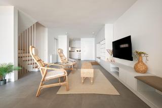 Stunning Sea View, Peaceful Family Villa with AC, Sauna, Gym & Shared Pool - 4