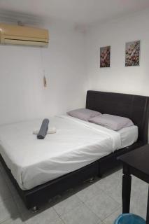 Confidence Motel - 1