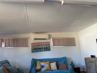 Budget rooms in big house - 0