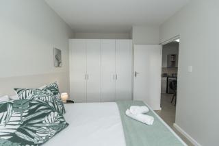 Soft landing - 2 bed 1 bath, within 1km of Airport - 7