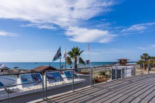 Compass 1-Bedroom Apartment - 4