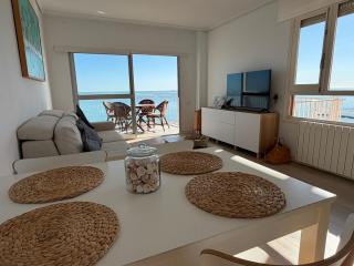 Exclusivo ático en primera línea del mar - 1