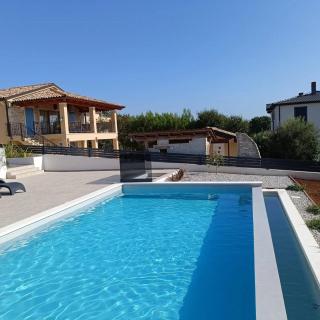 Villa Pergosa near Medulin for 8 persons with 38 m2 pool, sea view - only 200 meters from beach - 8