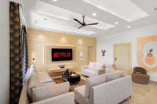 Shreya Blossom Retreat 4-BHK Retreat With Private Pool, Gazebo, Garden, Bar & Scenic Aravali Views - 1