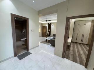 Luxe 3Bhk Assi Road & 10 Mins to temple - 9