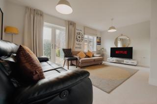 Three Bedroom House by Brookland Stays Serviced Accommodation & Short Lets in London with Free WiFi - 6