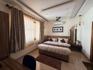 Sharnam On The Ganges - 8