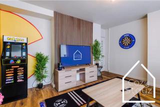 Spacious 3 Bed with Pac-Man, Darts and 2 Parking spaces - 0