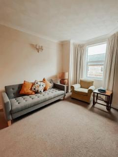 Bright 2-Bed Flat in Huntingdon Town Centre - 5