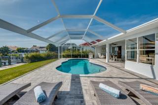 CoralVilla Sunshine Bay - pool, great view, south-facing, BBQ, boat dock - 6