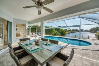 CoralVilla Sunshine Bay - pool, great view, south-facing, BBQ, boat dock - 4