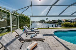 CoralVilla Sunshine Bay - pool, great view, south-facing, BBQ, boat dock - 8