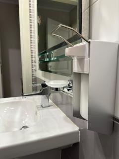 luxury newly fully furnished villa 10 mins to cfc - 7