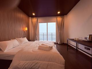 Hotel Emili & Restaurant Kurseong All Mountain View Room With Parking Facility - 1