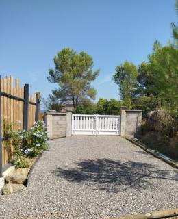 Gîte T2 avec jacuzzi privé, piscine et jardin - 3