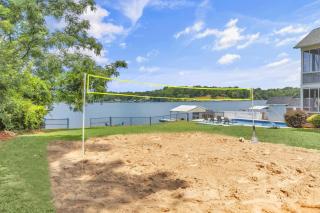 Lakefront Getaway with Dock Pool Sunset Games - 5