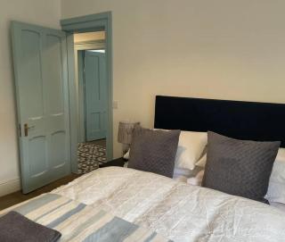 Family 4-bed Limerick Christmas Market Getaway - 1