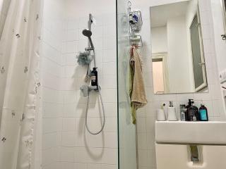 Charming 1BDR nest with balcony - 7