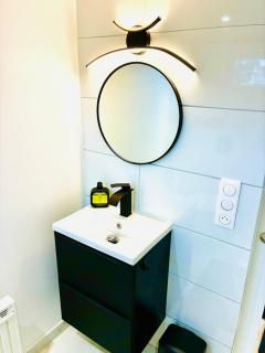 Le Confidentiel -Love Room, marbres, jeux, jacuzzi - 7