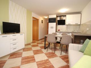 Apartment Modern eingerichtete Apartment für 4 Personen ideal für Famillien mit Kinder im by Interhome - 0