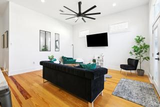 The Royal Haus NOLA 3 Bed Beauty - 8