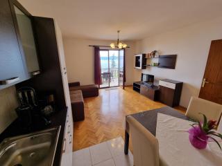 Apartment Wohnung mit Balkon mit Meerblick by Interhome - 2