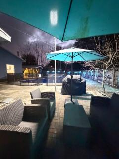 Beach 6BR Pool BBQ 5 Min to Beach Sleep 14 - 6