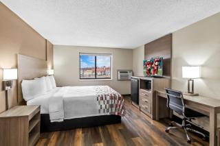 Red Roof Inn Ames - 8