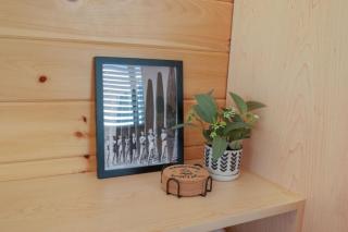 Luxury Waterfront Cabin 2 - 4