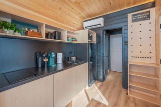 Luxury Waterfront Cabin 3 - 5