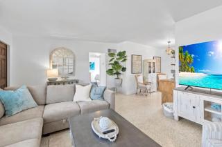 Walk to Beach Pet Friendly, Plunge Pool, Sleeps nine - 2