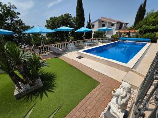 Apartment Wohnung mit Terrasse - Gemeinschaftspool by Interhome - 6