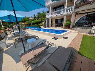 Apartment Wohnung mit Terrasse - Gemeinschaftspool by Interhome - 2
