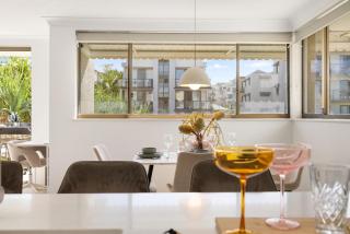 Shanana Kings Beach Escape - 3