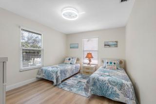 Joes Beach House - 5 Min Walk To IRB - 7