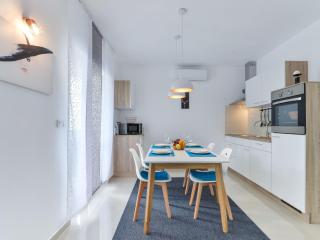 Apartment Apartment Olujic 1 by Interhome - 2