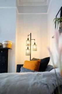 Trendy 5BR Home -WiFi & Parking - 2