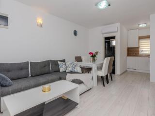 Apartment Apartment Lucica 4 by Interhome - 8