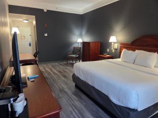 La Quinta Inn and Suites Fort Myers I-75 - 5