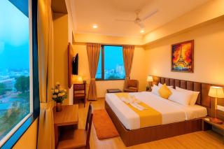 The De Glance in Udaipur by NAINA STAYCATION - Rooftop swimming pool ! prime location ! most awarded ! big parking ! - 6