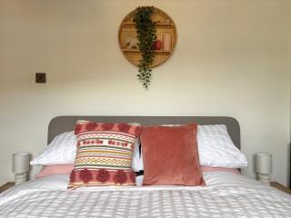 2 Bed Cottage, Peak District Edge - 9