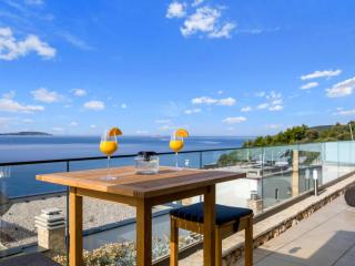 Holiday Home Charmantes Ferienhaus in Vinišće mit Privatem Pool und Meerblick by Interhome - 8