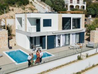 Holiday Home Charmantes Ferienhaus in Vinišće mit Privatem Pool und Meerblick by Interhome - 5