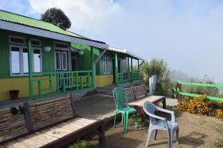 Breathtaking mountain vistas with yum meals - 4