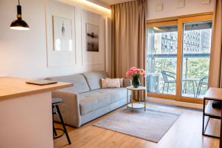 Royal Patronus MENNICA RESIDENCE - business district - 0