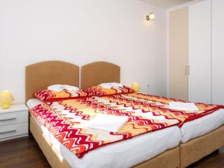 Apartment in Dugi Rat mit Großer Terrasse by Interhome - 8