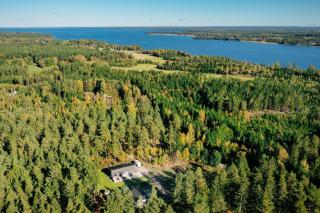 Stort semesterhus på ön Torsö, Vänern - 1